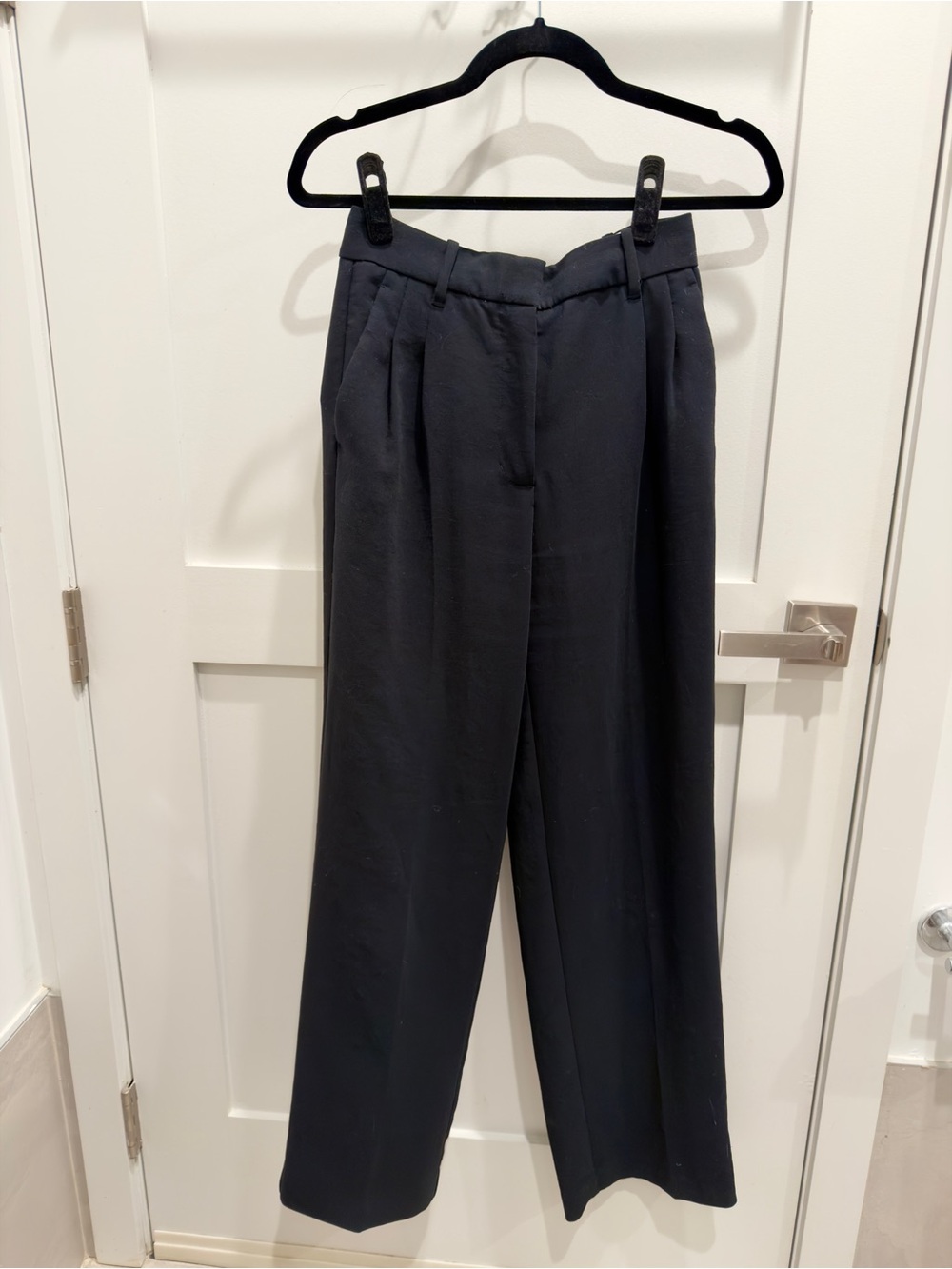 Aritzia The Effortless Pant